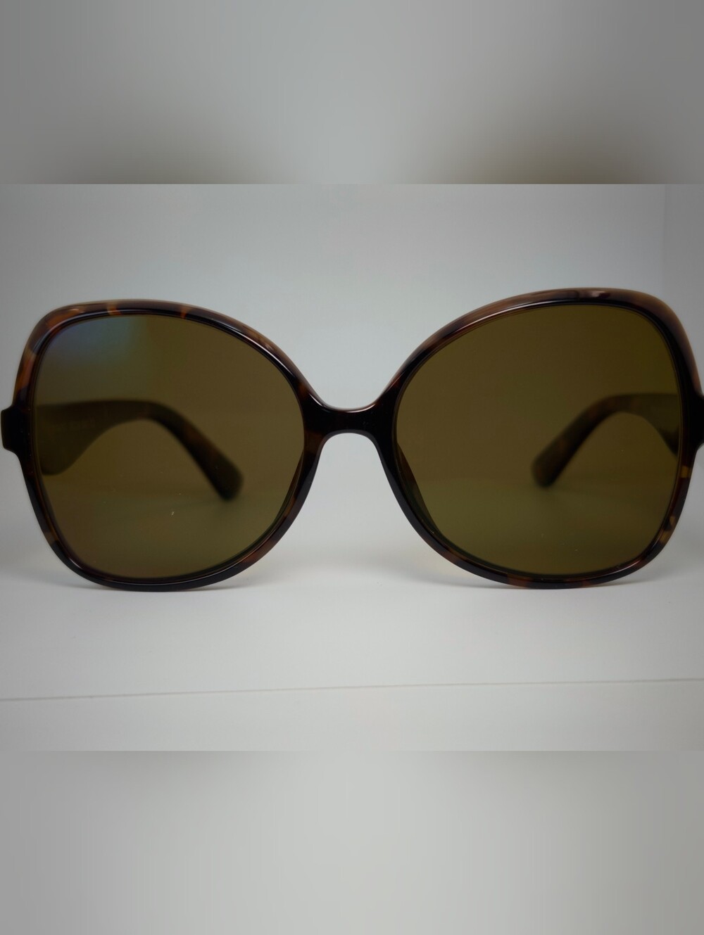 Paradise. Classic Oversized Tortoiseshell Women's Sunglasses.